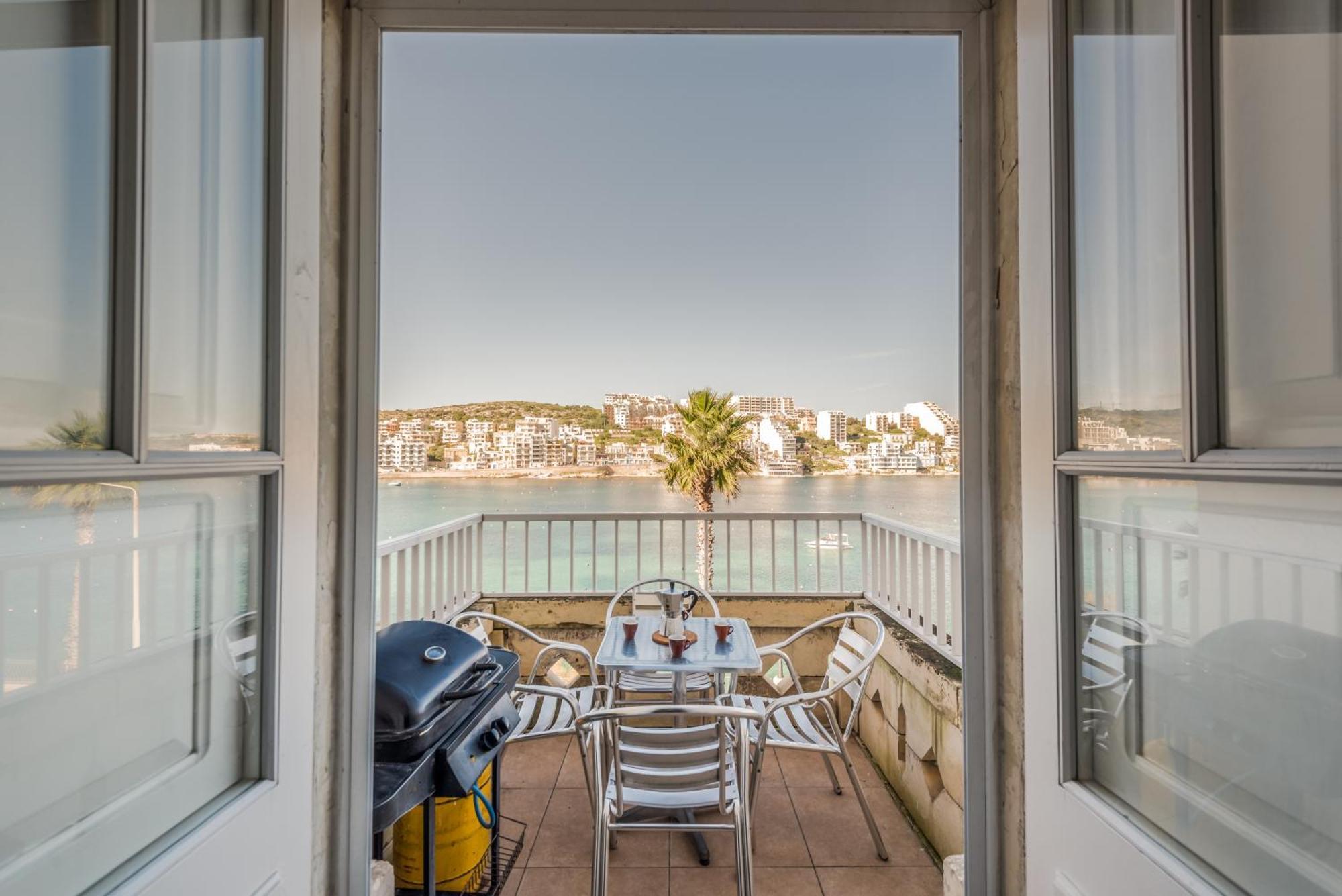 Blue Harbour 2 Bedroom Seafront Apartments With Stunning Seaviews - By Getawaysmalta St. Paul's Bay Esterno foto
