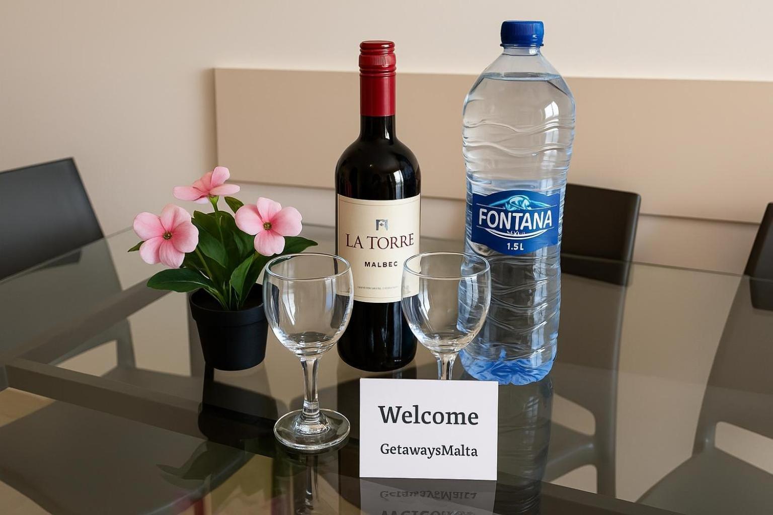 Blue Harbour 2 Bedroom Seafront Apartments With Stunning Seaviews - By Getawaysmalta St. Paul's Bay Esterno foto