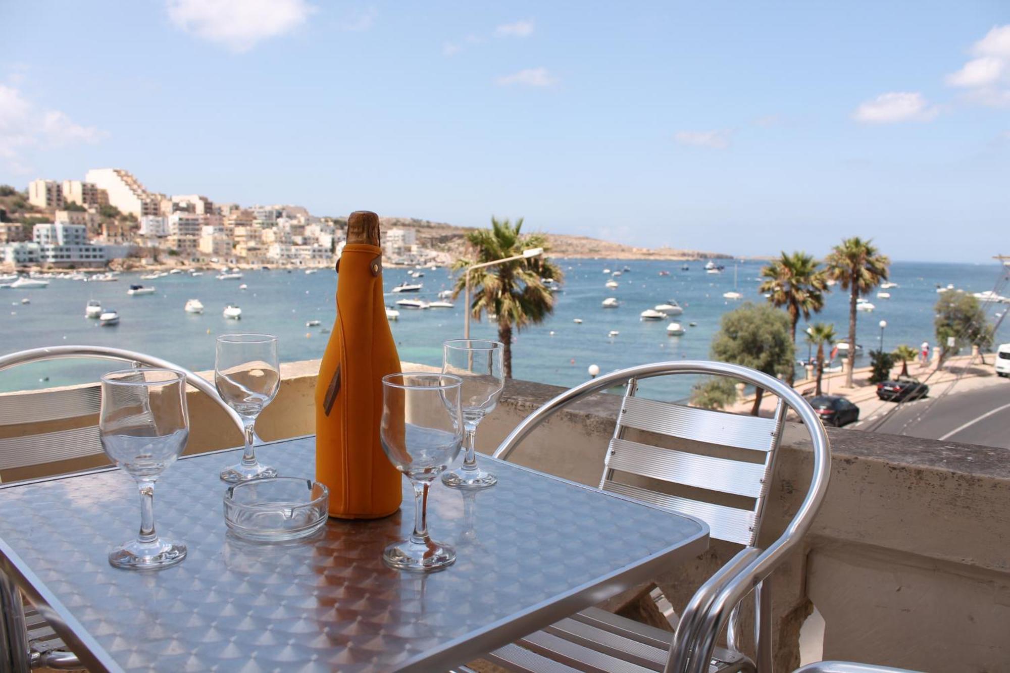 Blue Harbour 2 Bedroom Seafront Apartments With Stunning Seaviews - By Getawaysmalta St. Paul's Bay Esterno foto