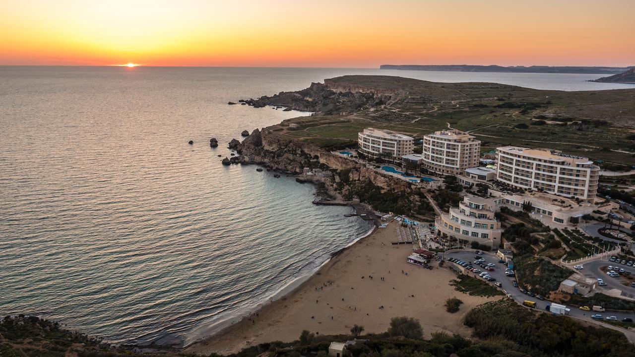 Blue Harbour 2 Bedroom Seafront Apartments With Stunning Seaviews - By Getawaysmalta St. Paul's Bay Esterno foto